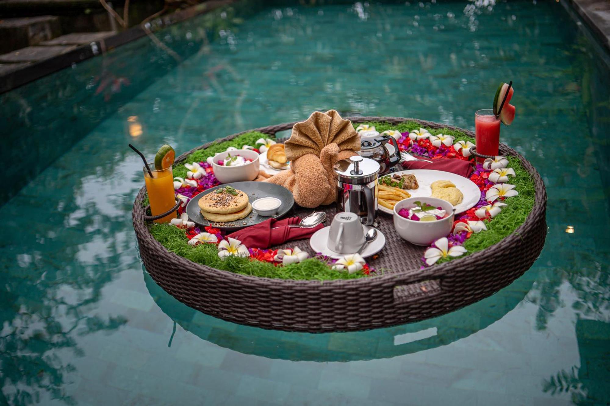 D'legon Luxury