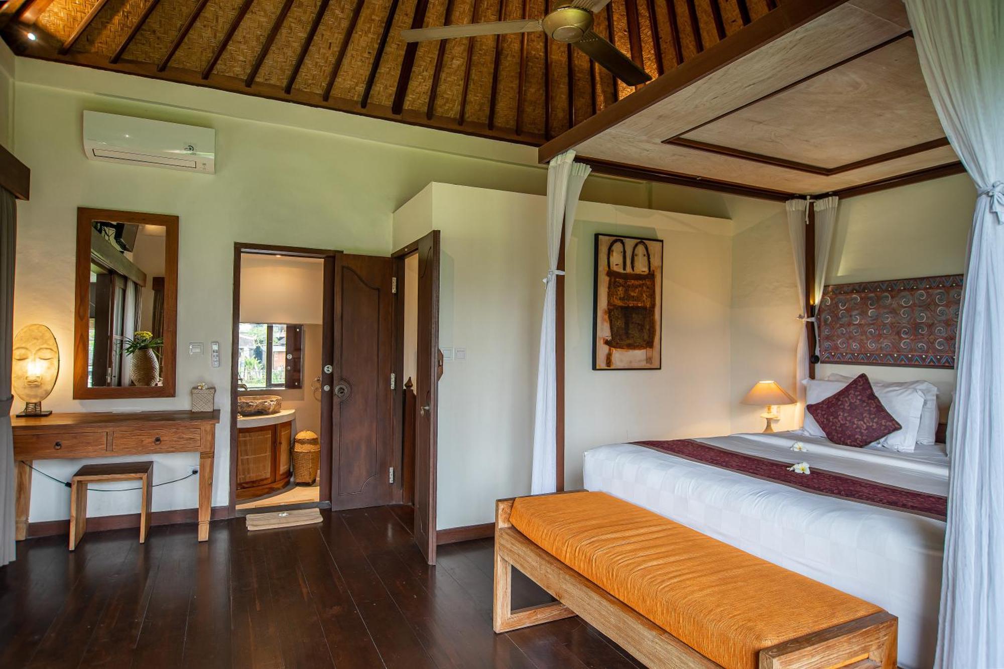 D'legon Luxury Villa *