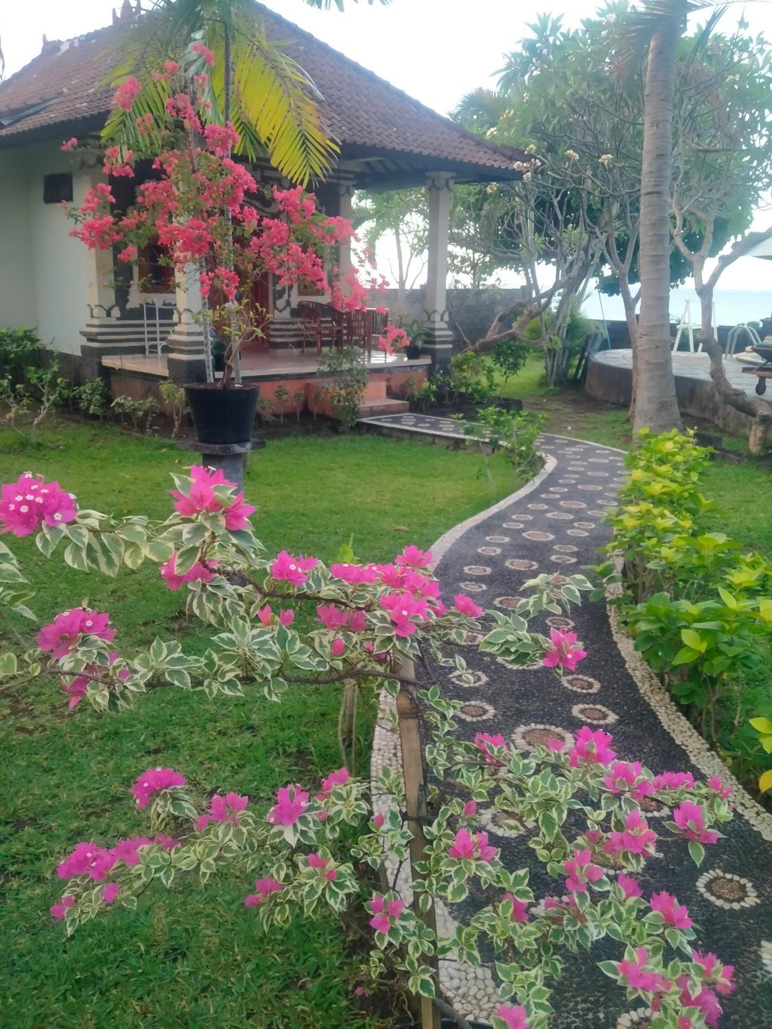 Bed & Breakfast Coral Bay Bali *