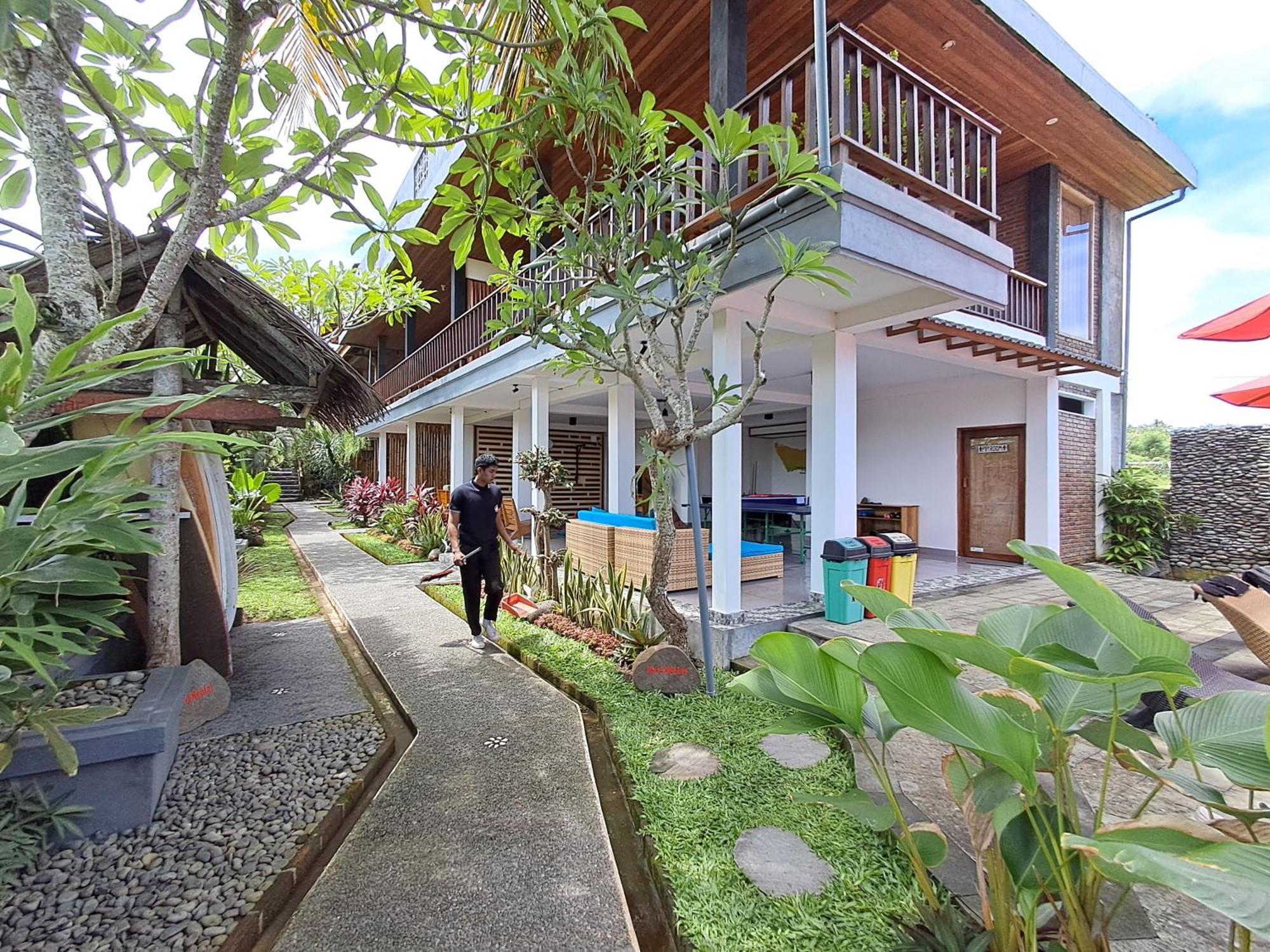 West Break Bali - Medewi *