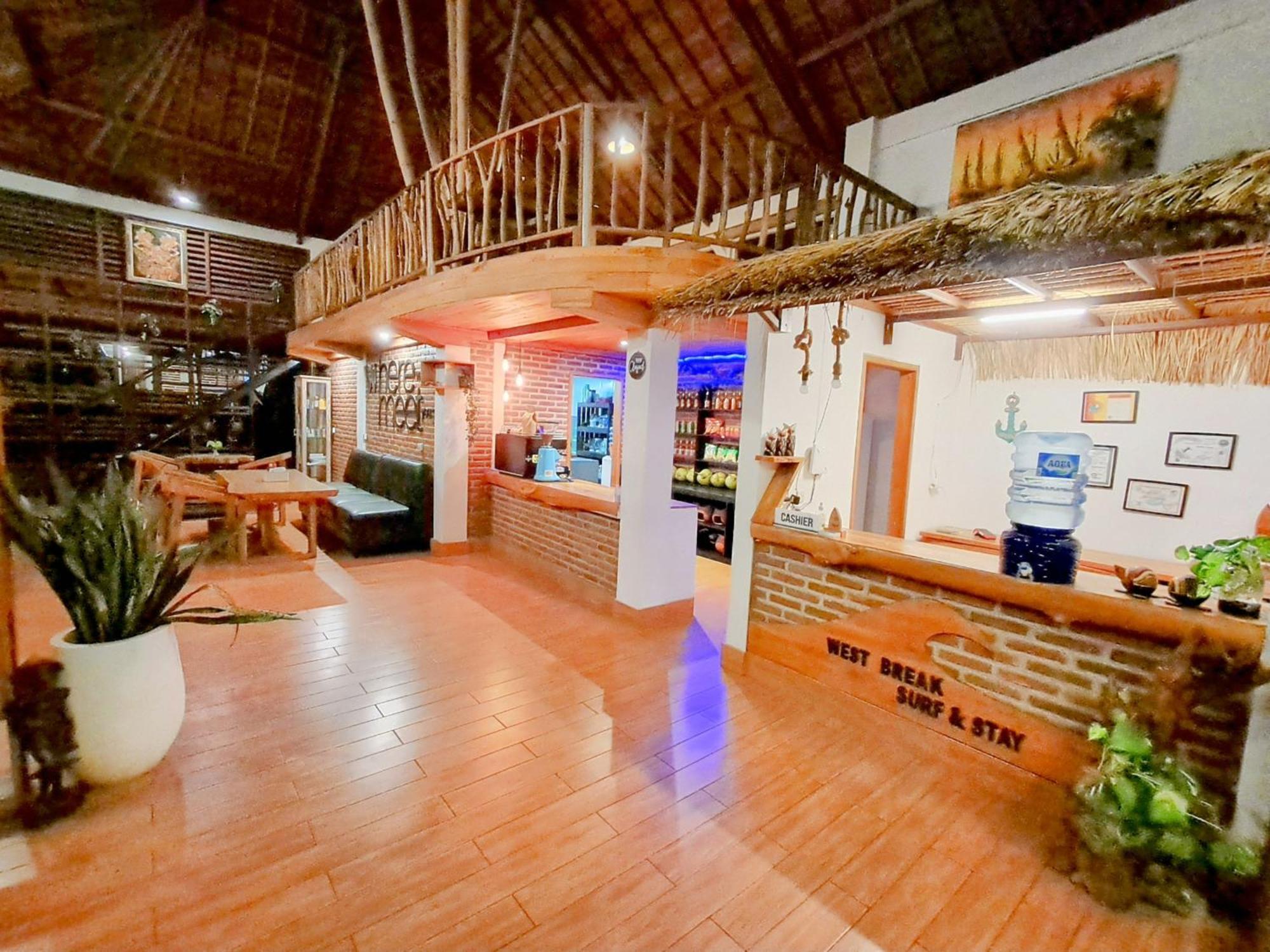 West Break Bali - Medewi * Airsatang