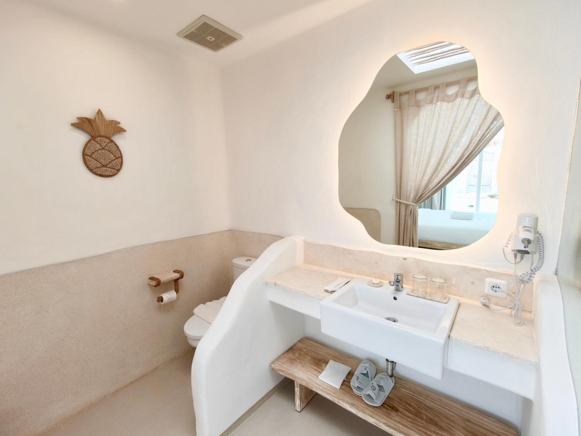 Khaiyyara Jimbaran Bali Hotel 4*