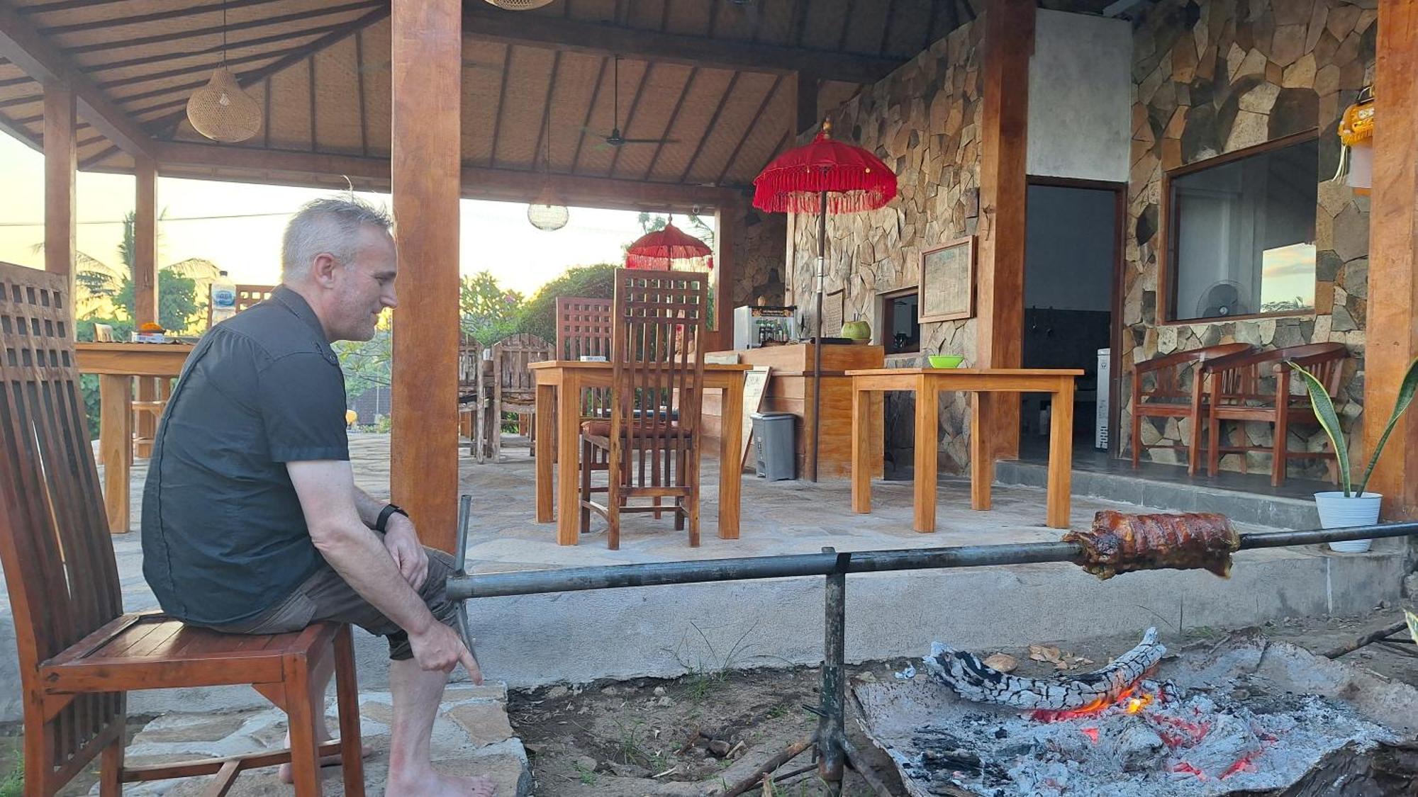 Frangipani & Restaurant Guest house Seraya