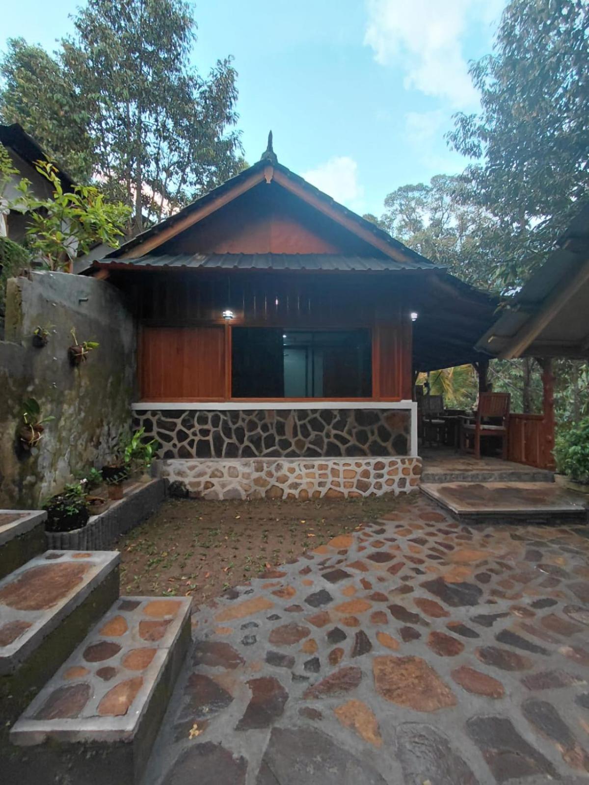 Friendly Lemukih * Singaraja (Bali)