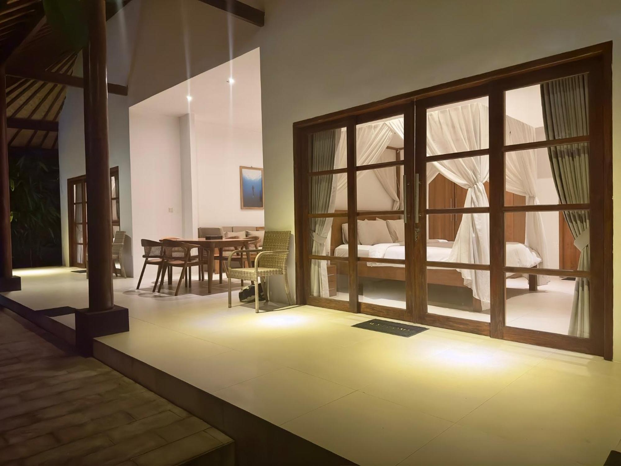 Light - Bali Villa *