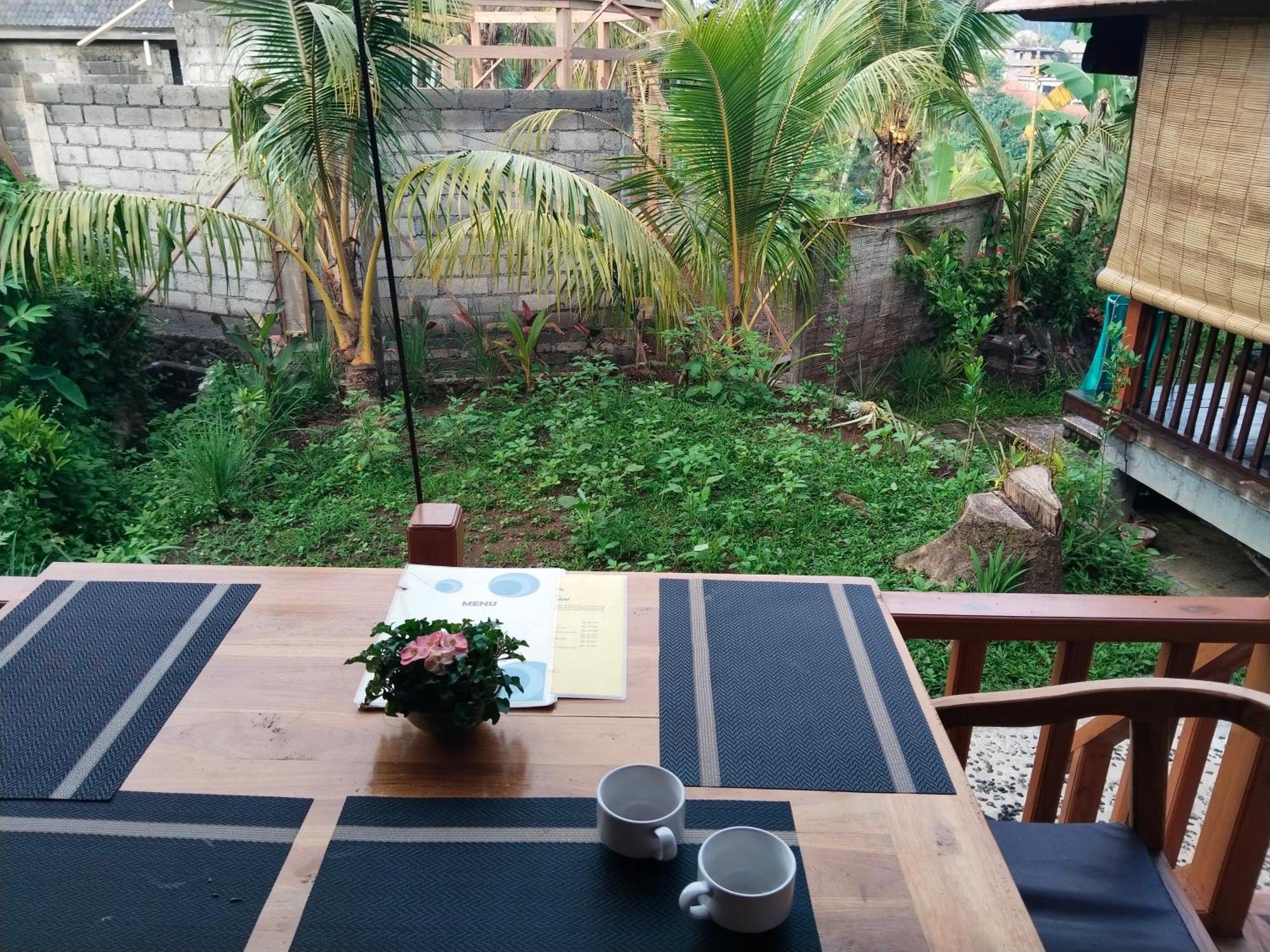 Khrisna Hs And Guest house 2*