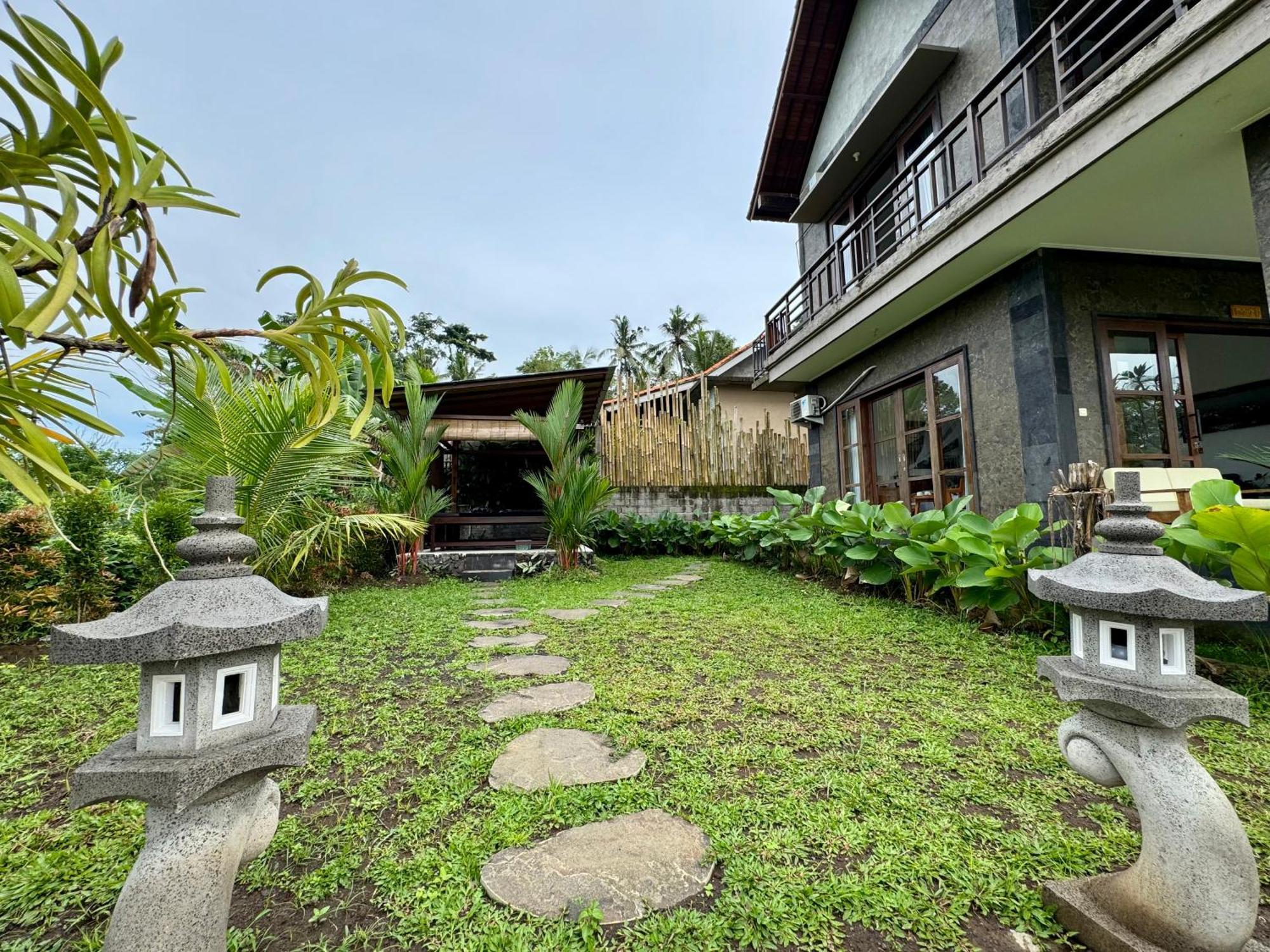 Ume Dukuh Lodge