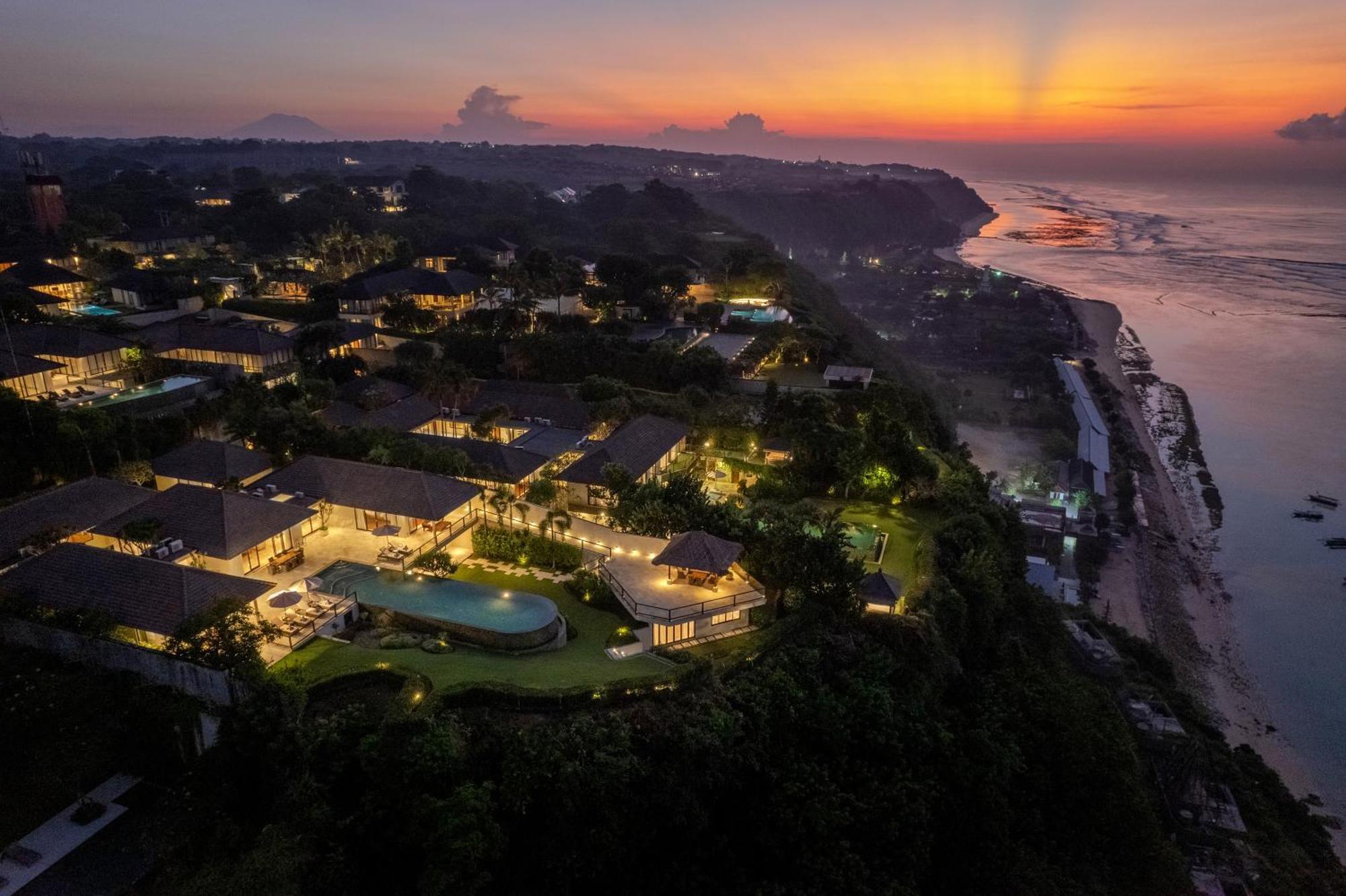 Hotel Karang Saujana 4*