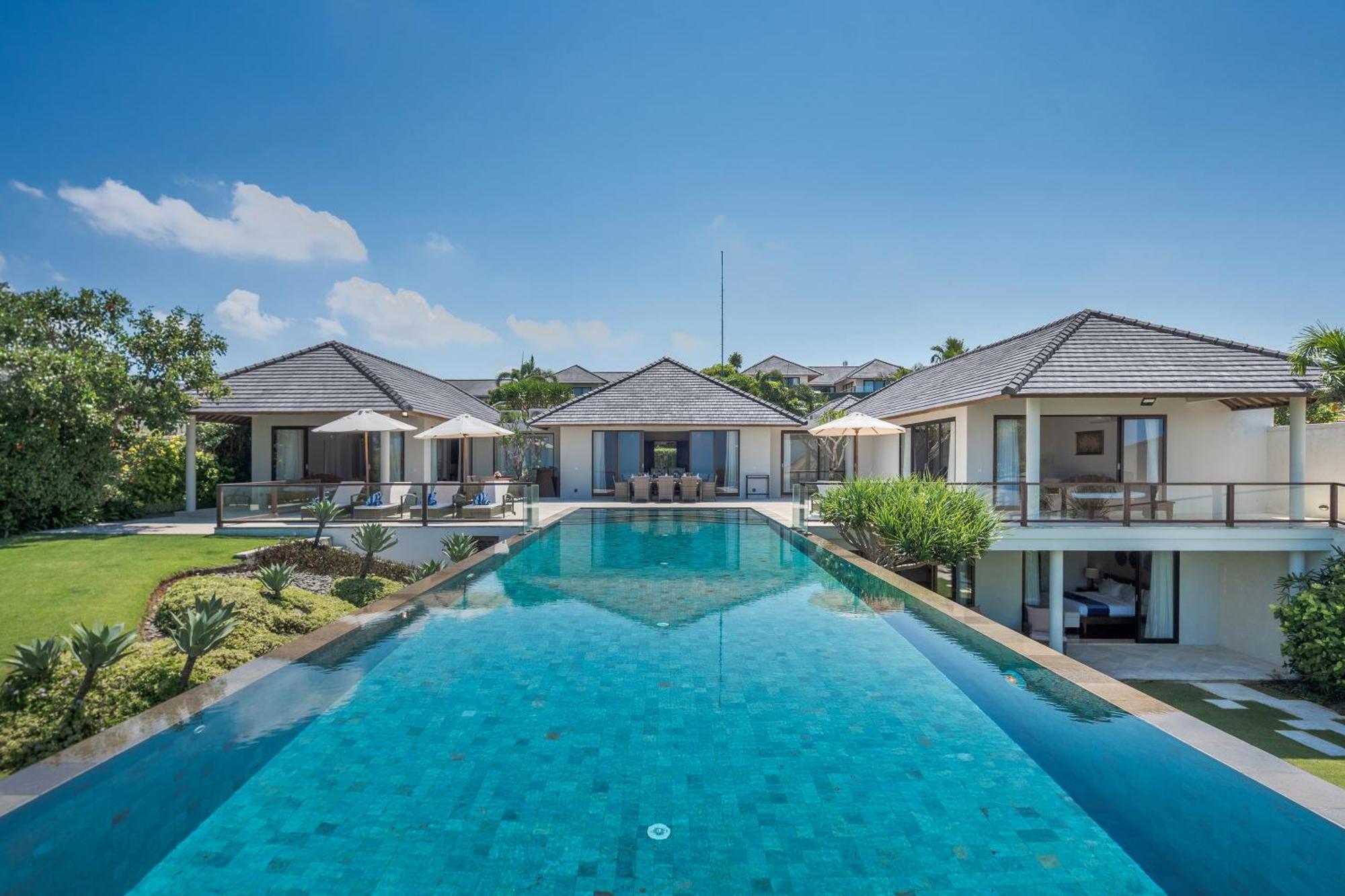 Karang Saujana Hotel Uluwatu (Bali)