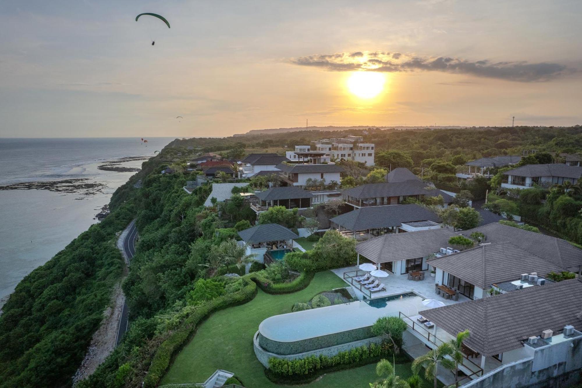 Karang Saujana Uluwatu (Bali)