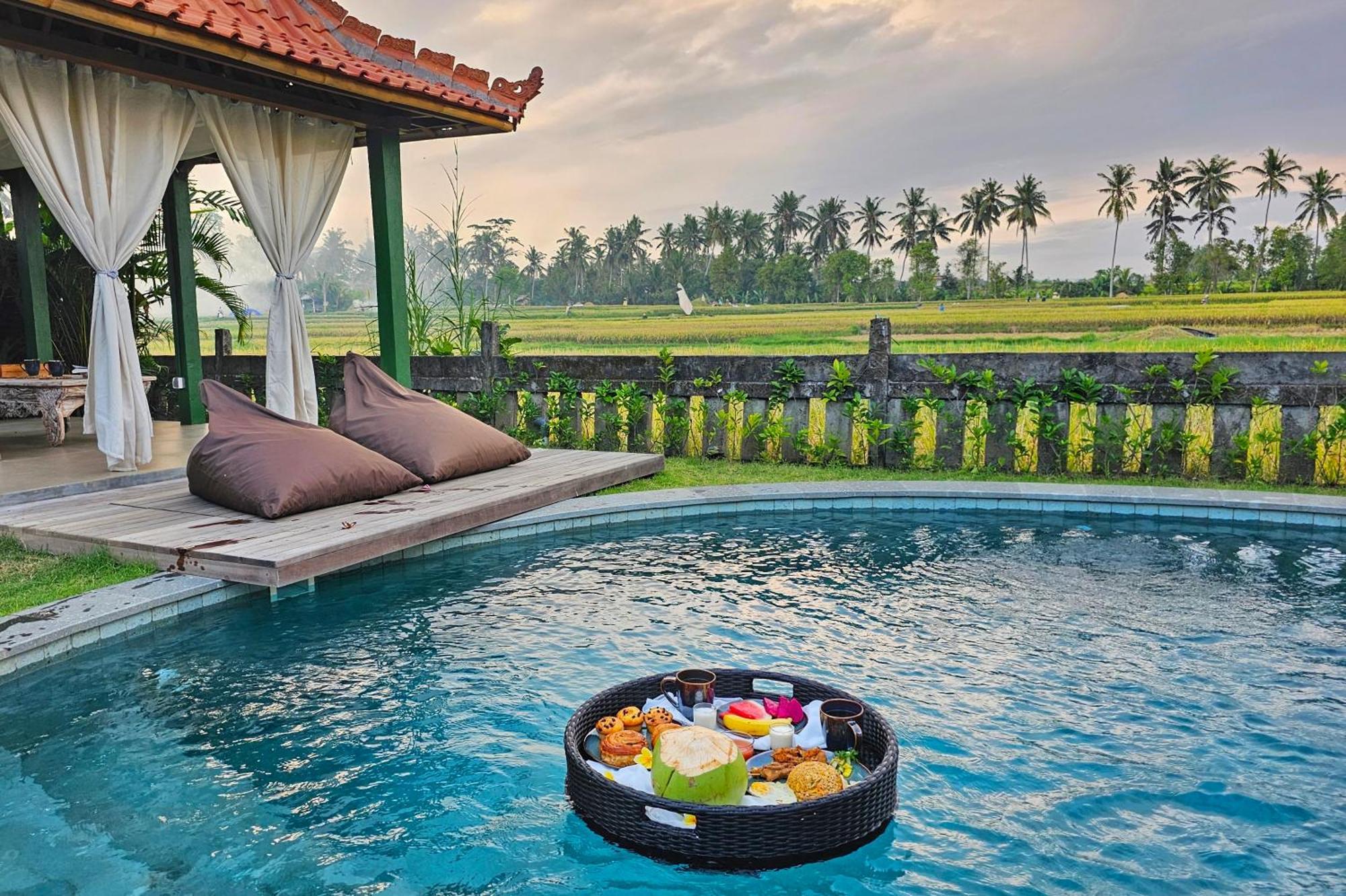 Villa Diyara - 6000 Sq Ft Private - Stunning Rice Field View - Big Pool & Garden