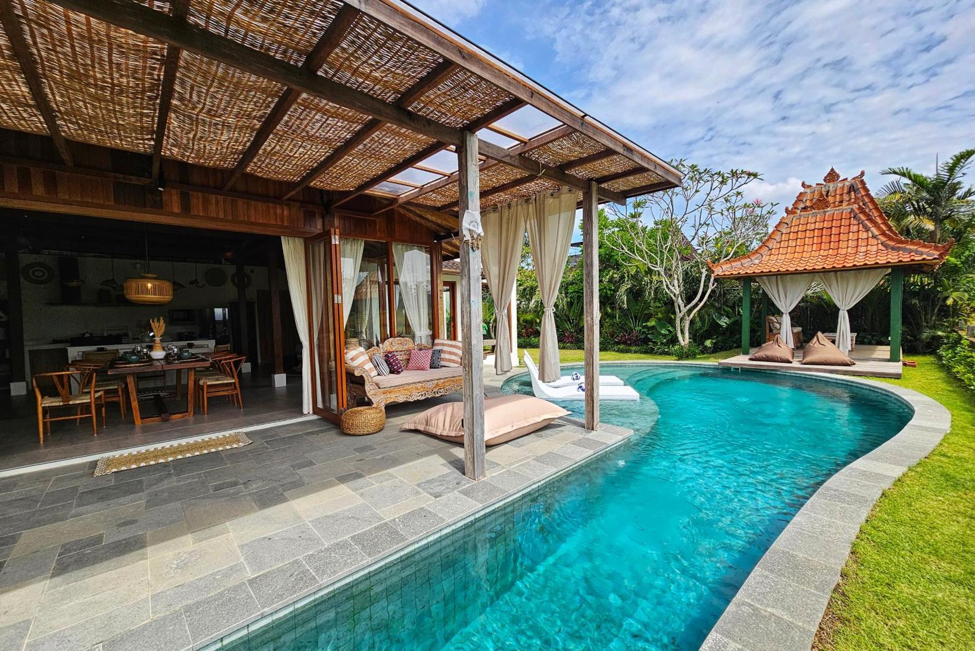 Villa Diyara - 6000 Sq Ft Private - Stunning Rice Field View - Big Pool & Garden *