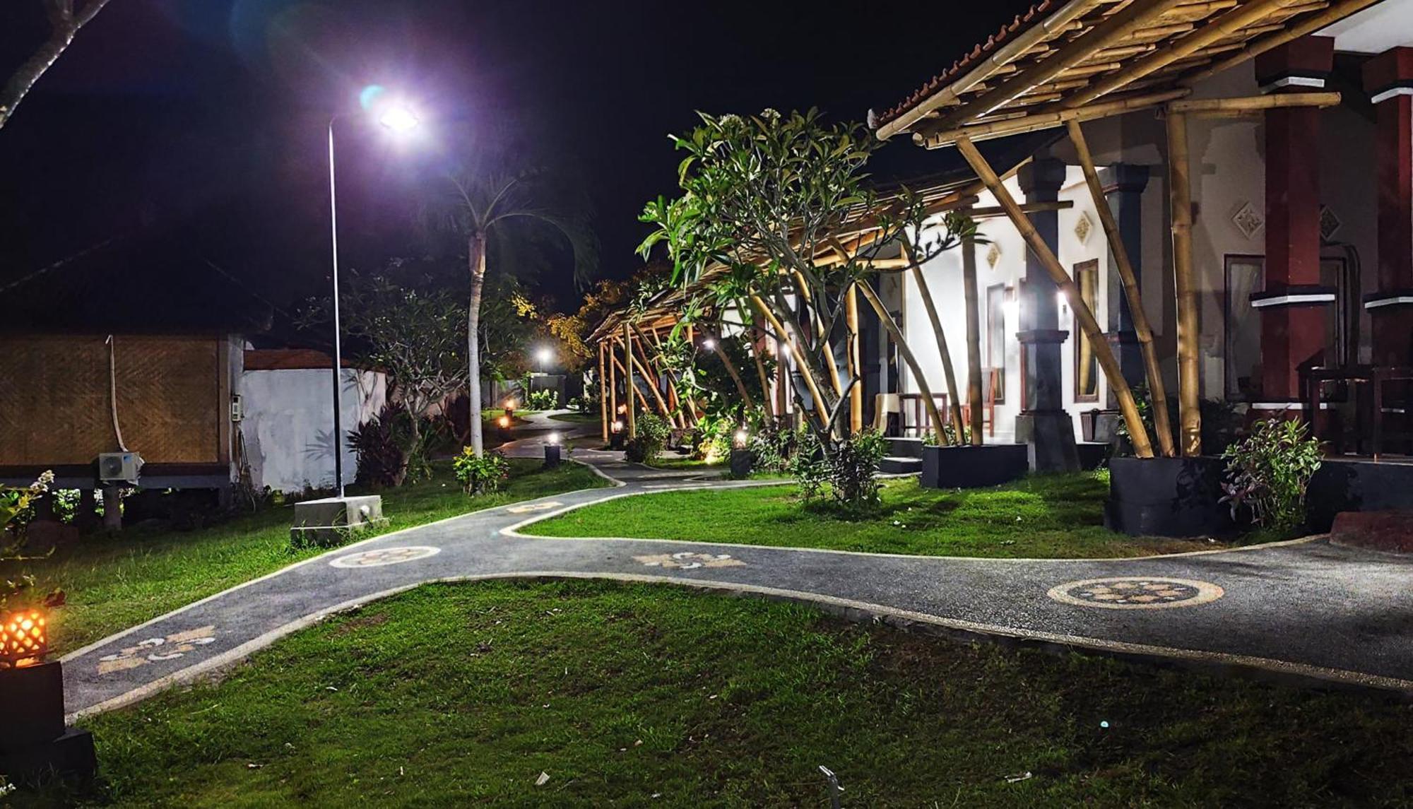 Pasir Putih - Menjangan Lodge
