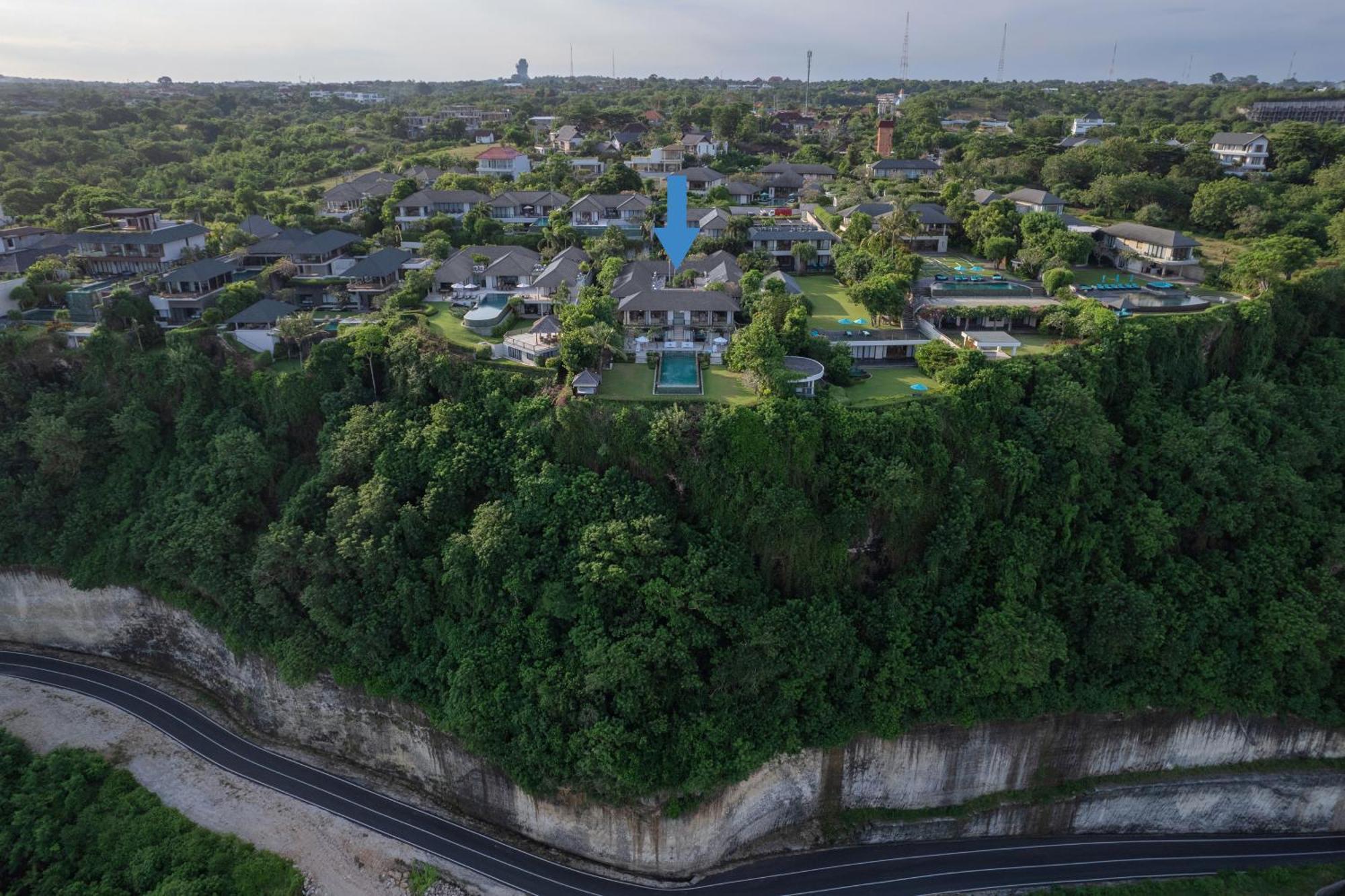 Karang Saujana Uluwatu (Bali)