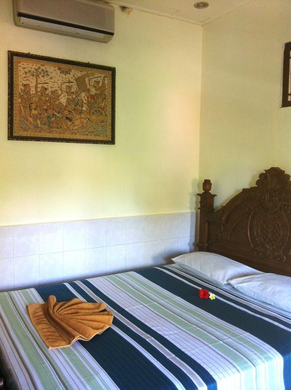 Kembar Padangbai Guest house