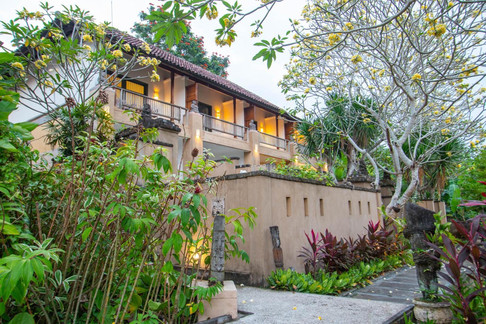 Alam Puri Art Museum And Aparthotel *