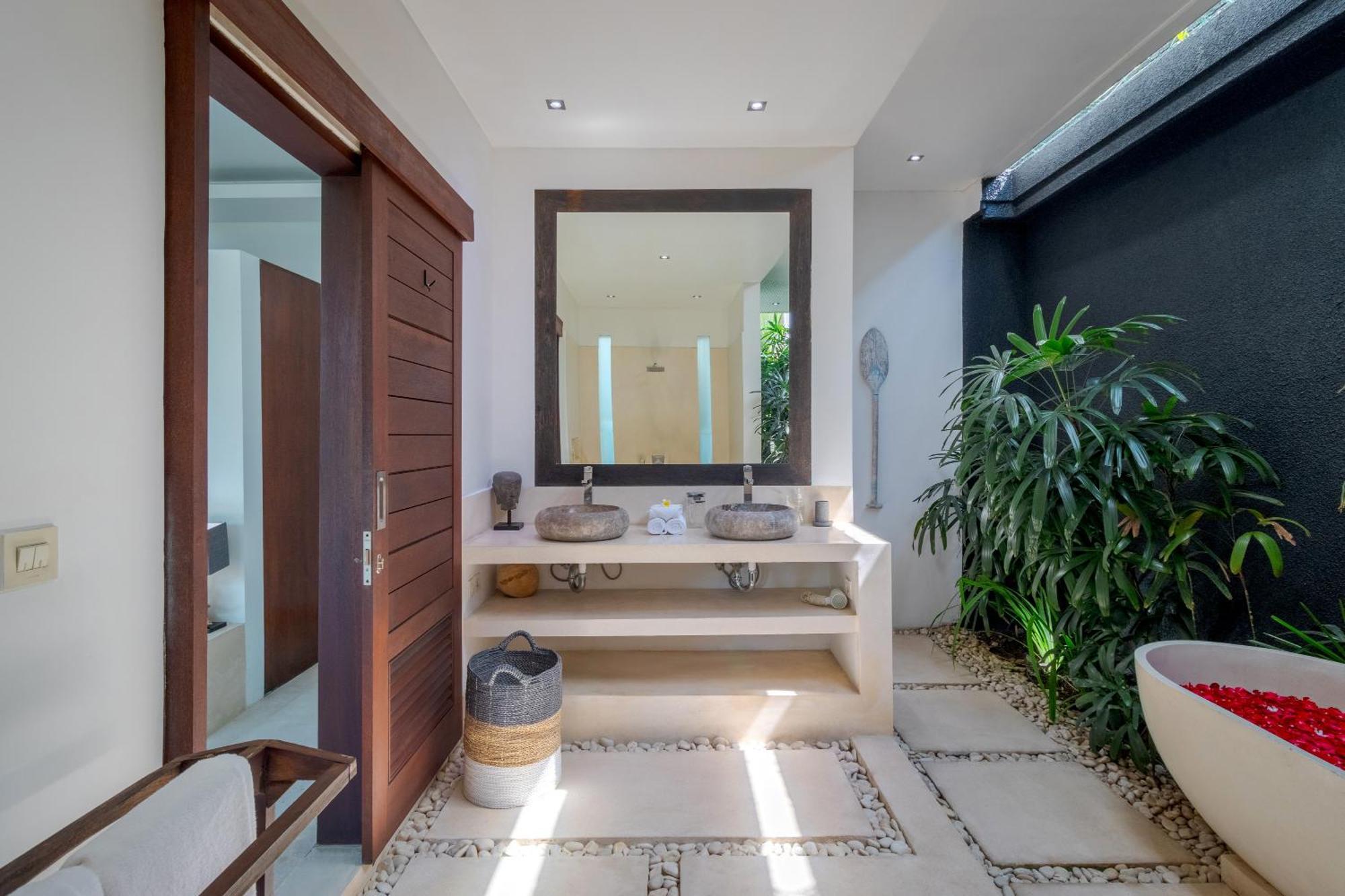 Gorgeous Tropical 3 Bed Pool Villa, 24hr Security Villa Seminyak (Bali)