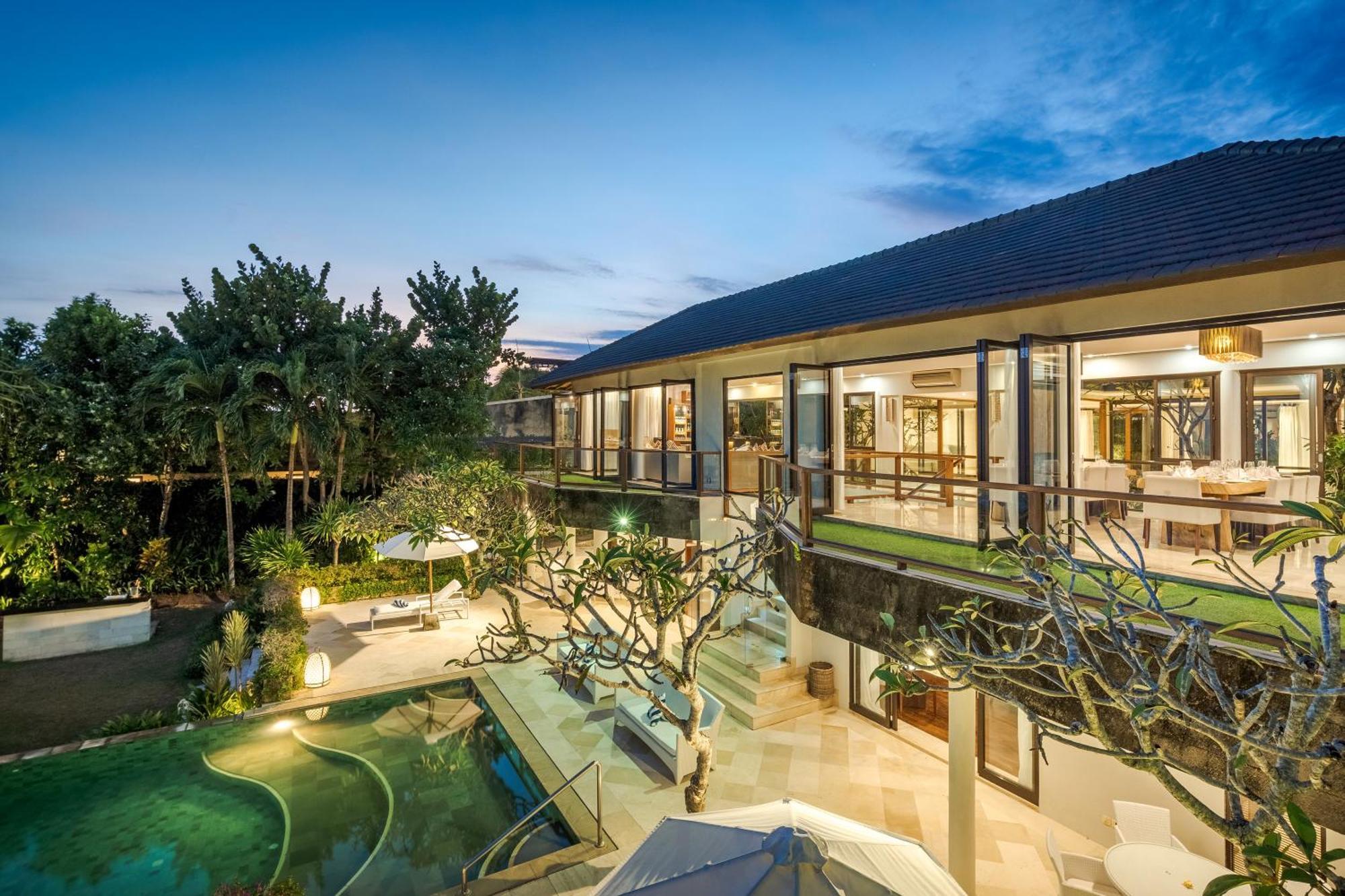 Karang Saujana 4*