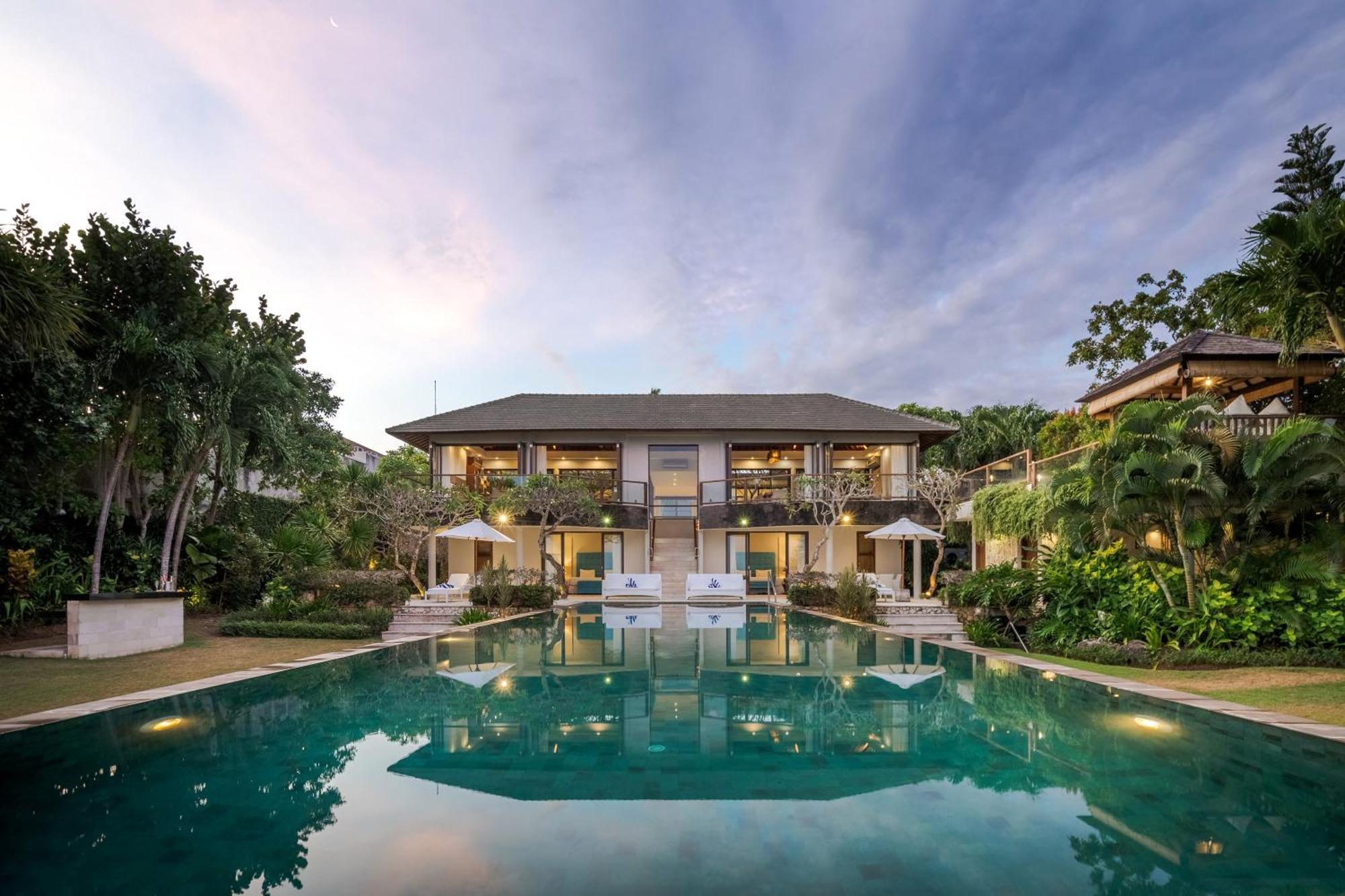 Karang Saujana Uluwatu (Bali)