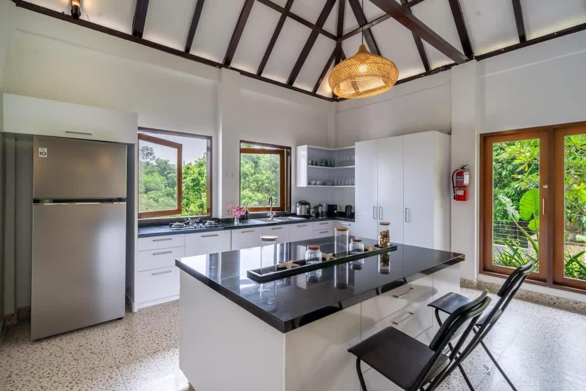 5br In Ungasan, Infinity Pool With Sea View Uluwatu (Bali)