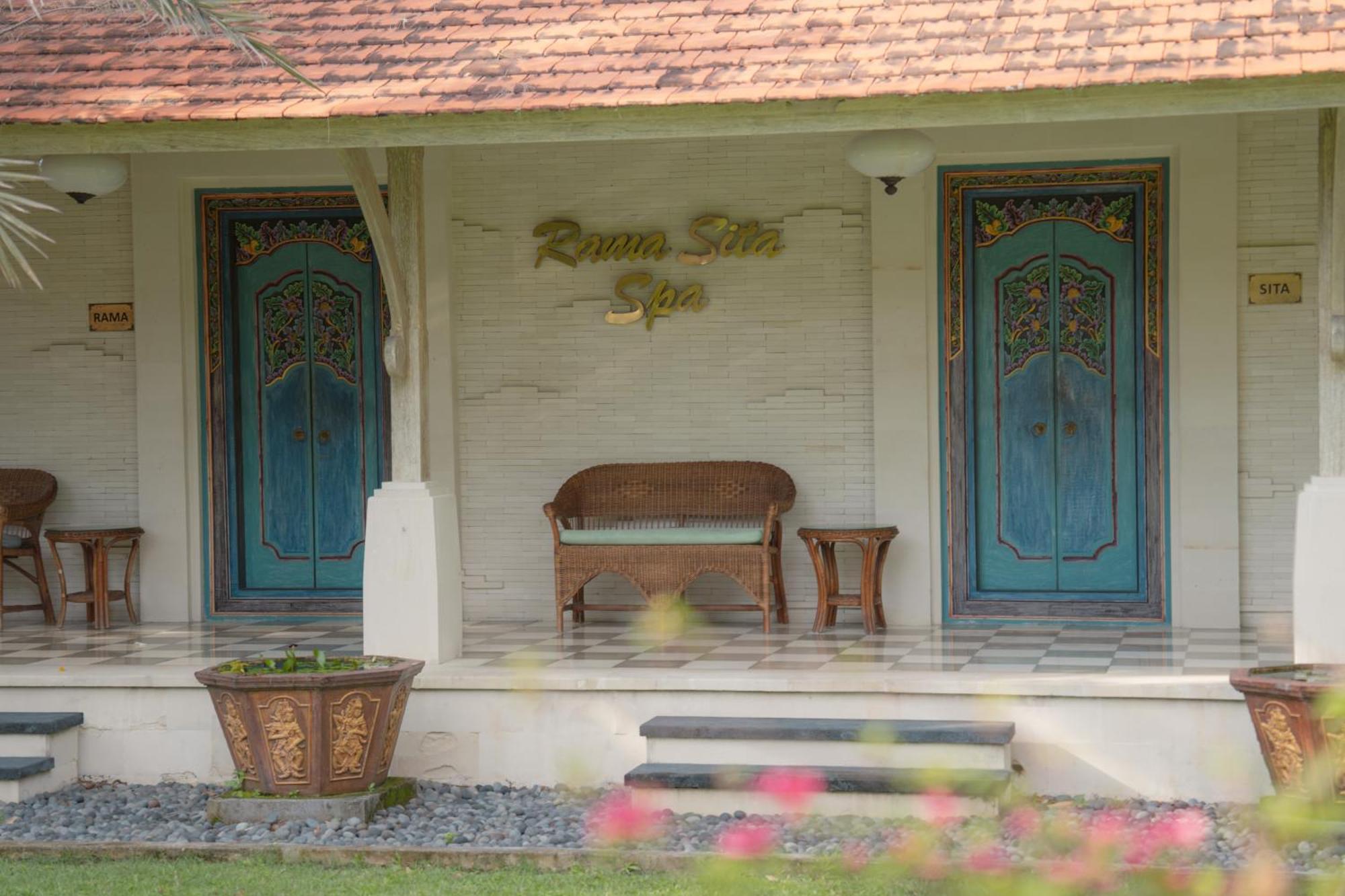Griya Santrian A Hotel 4*