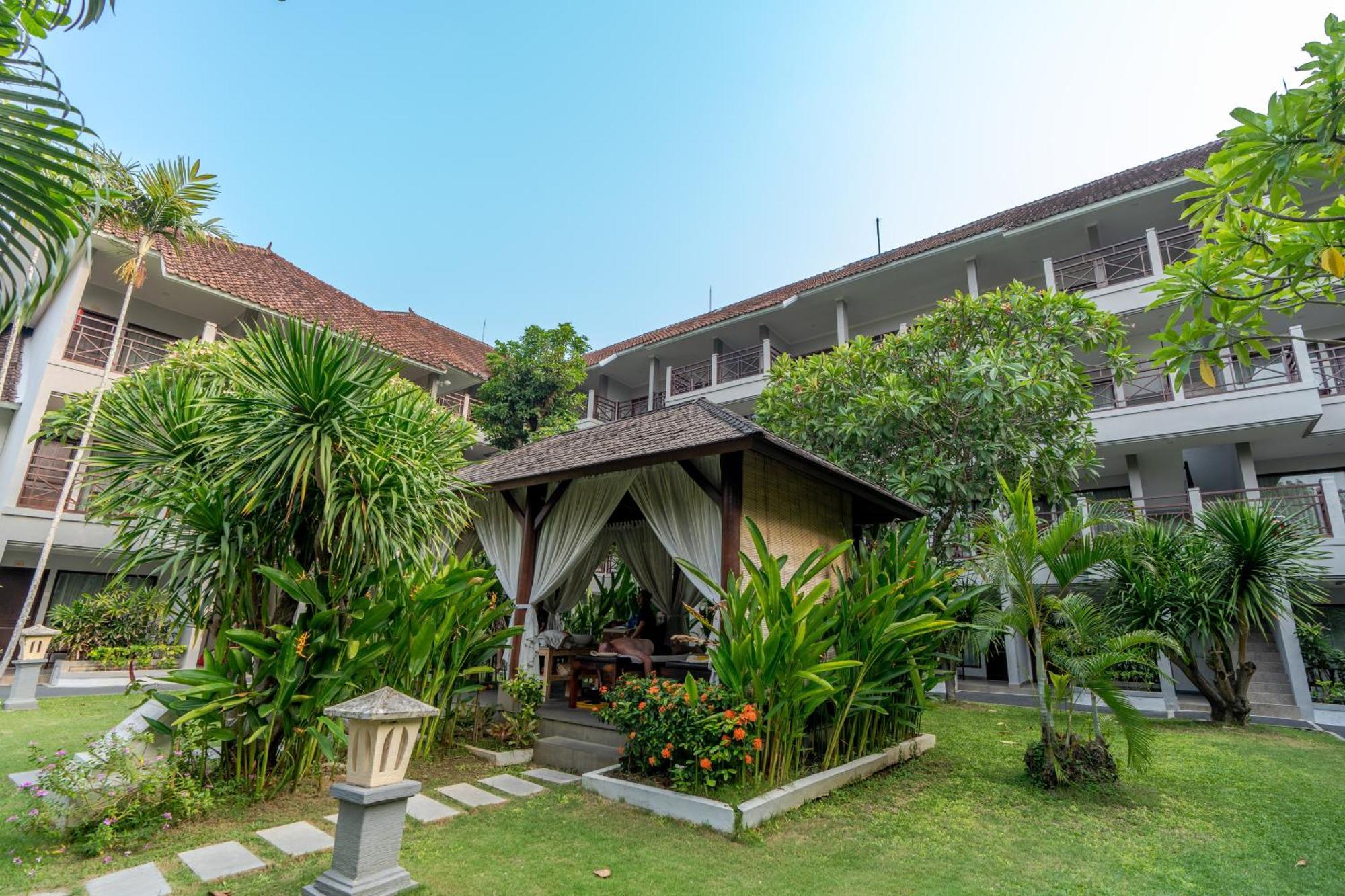 Hotel Dewi Sri Legian (Bali)