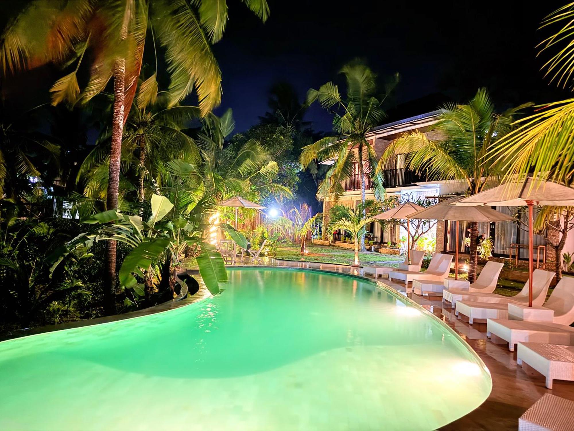 Hotel Kelingking Tropical