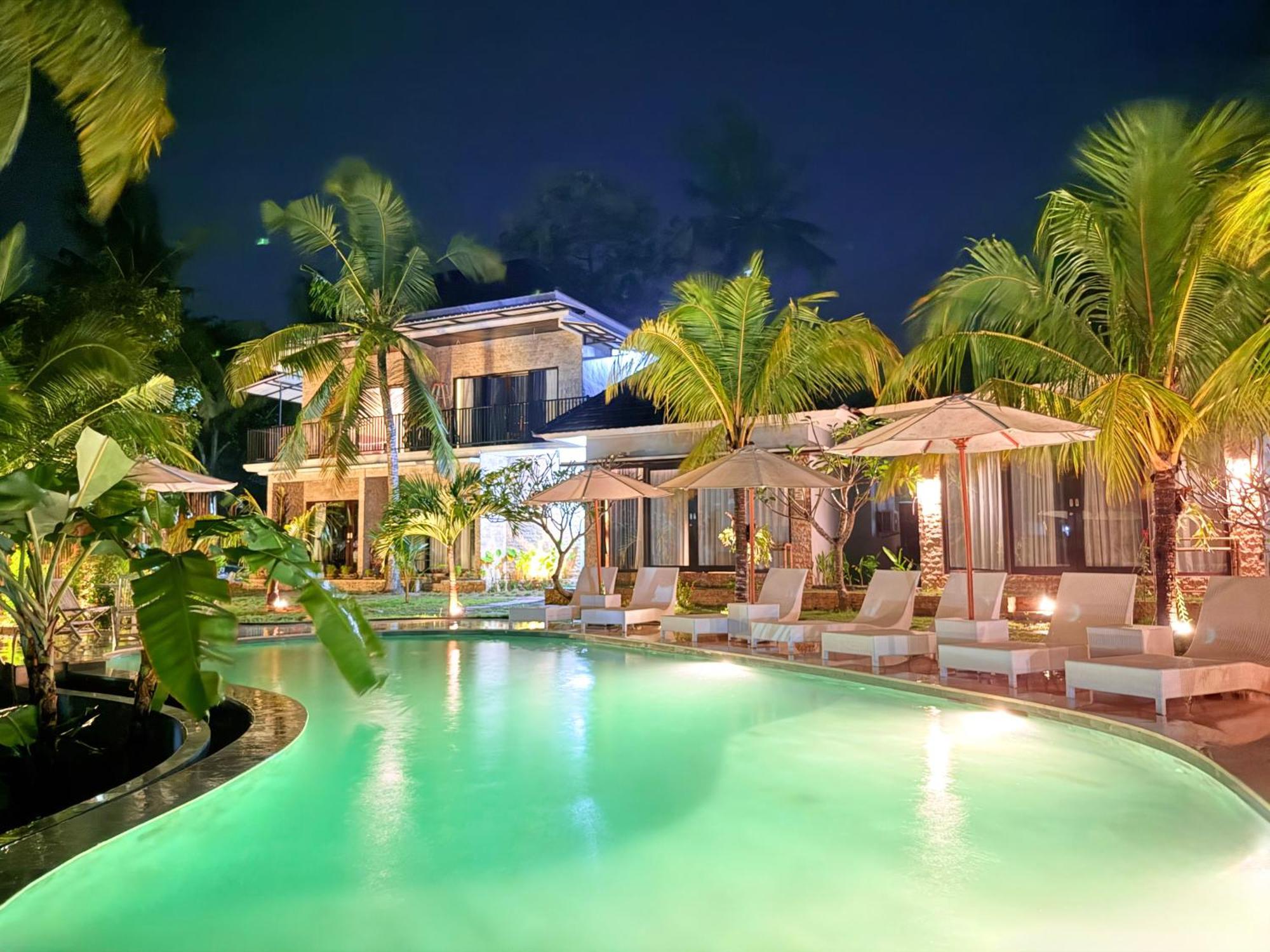 Hotel Kelingking Tropical Batumadeg