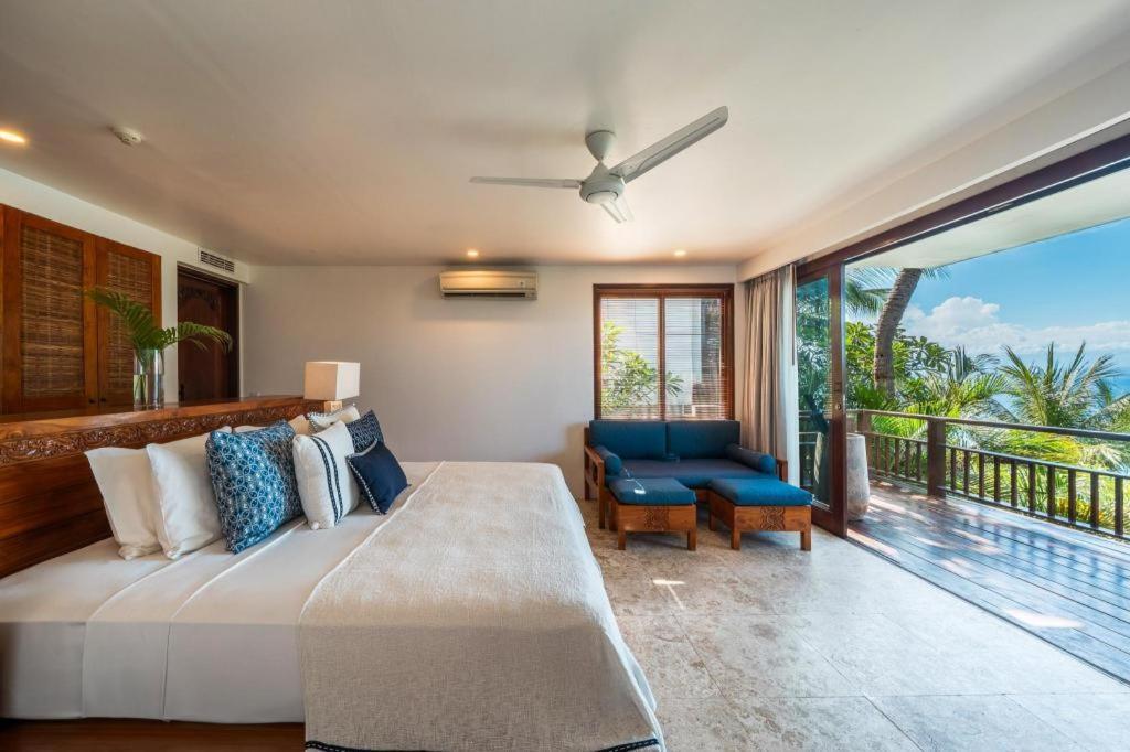 Batu Karang Lembongan & Resort 4*