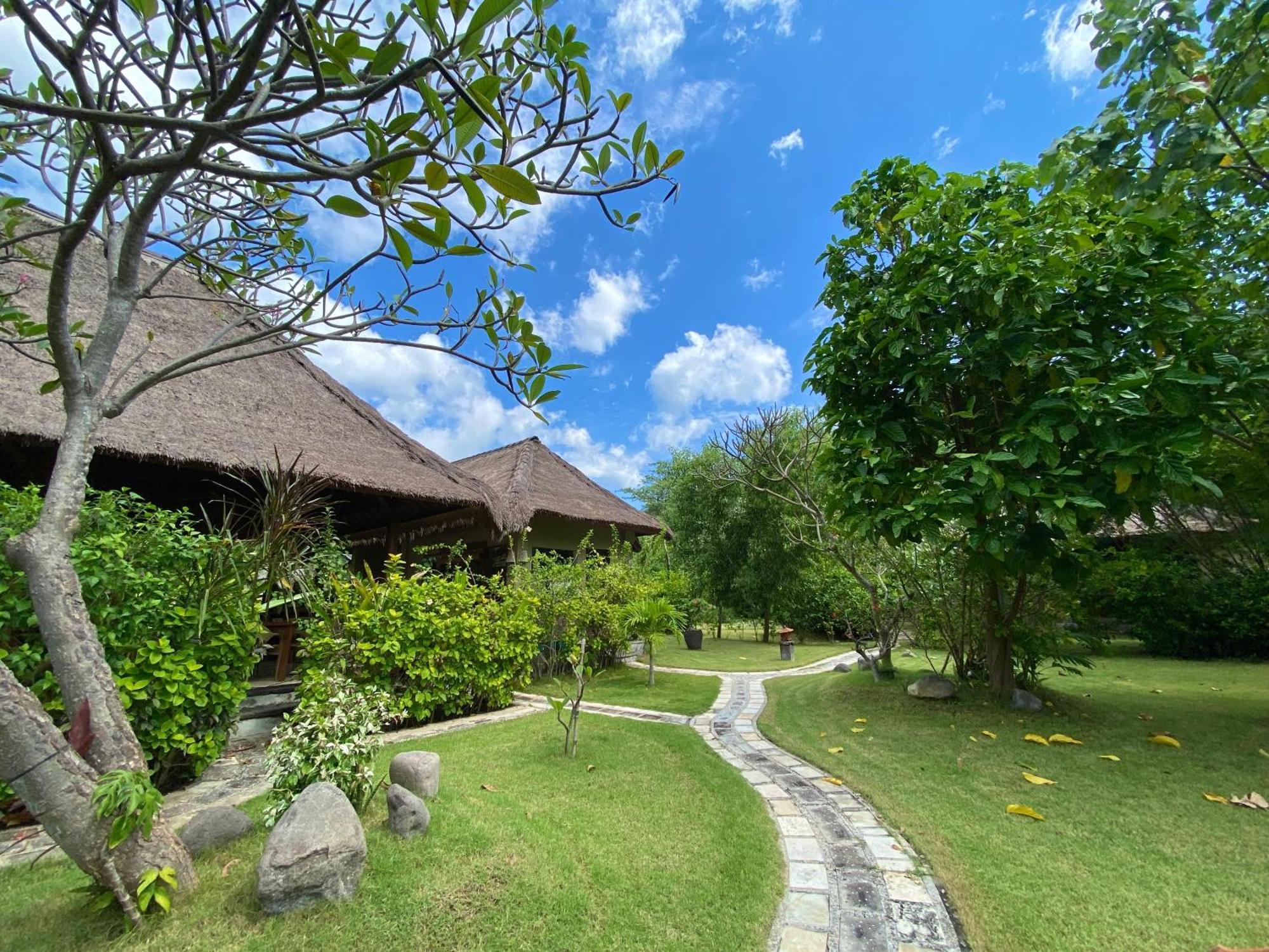 Taman liburan Sunia Loka Bungalows&dive Center