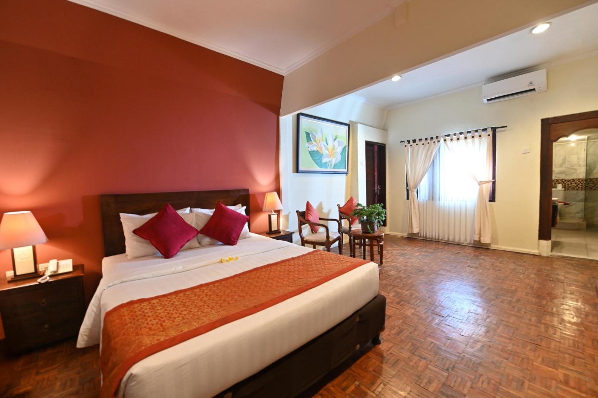 Hotel Puri Dewa Bharata &