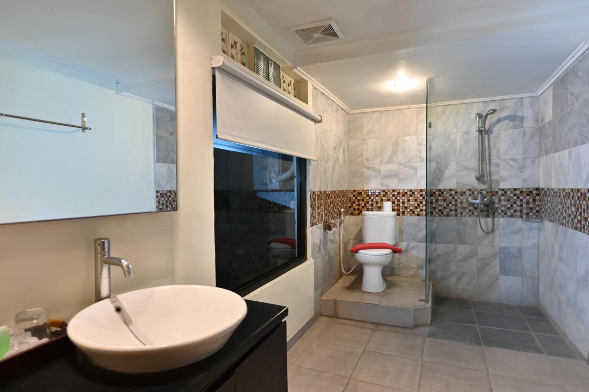 Puri Dewa Bharata & 3* Legian (Bali)