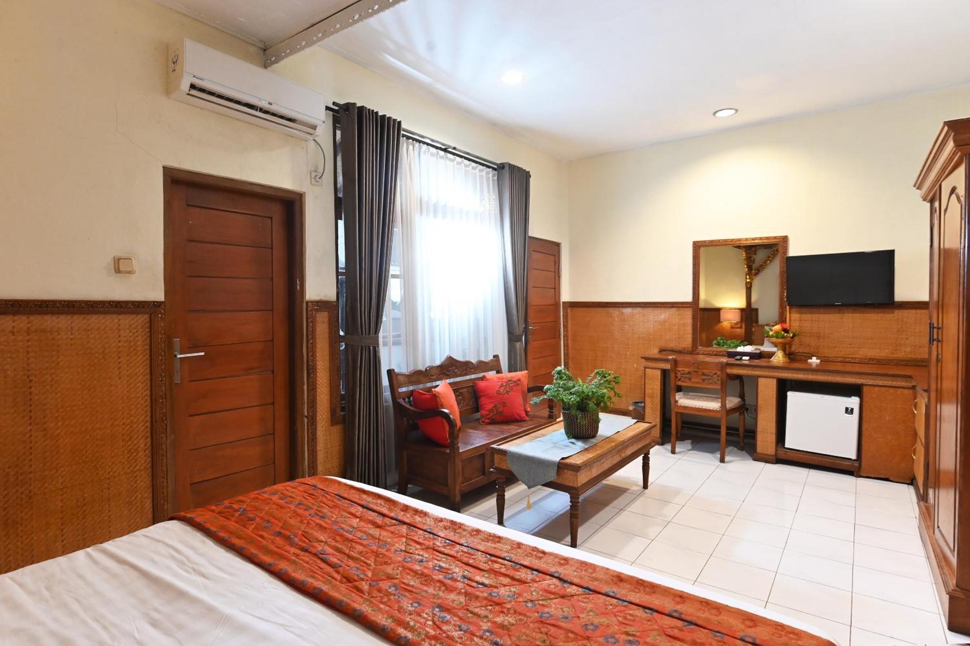 Hotel Puri Dewa Bharata & 3*