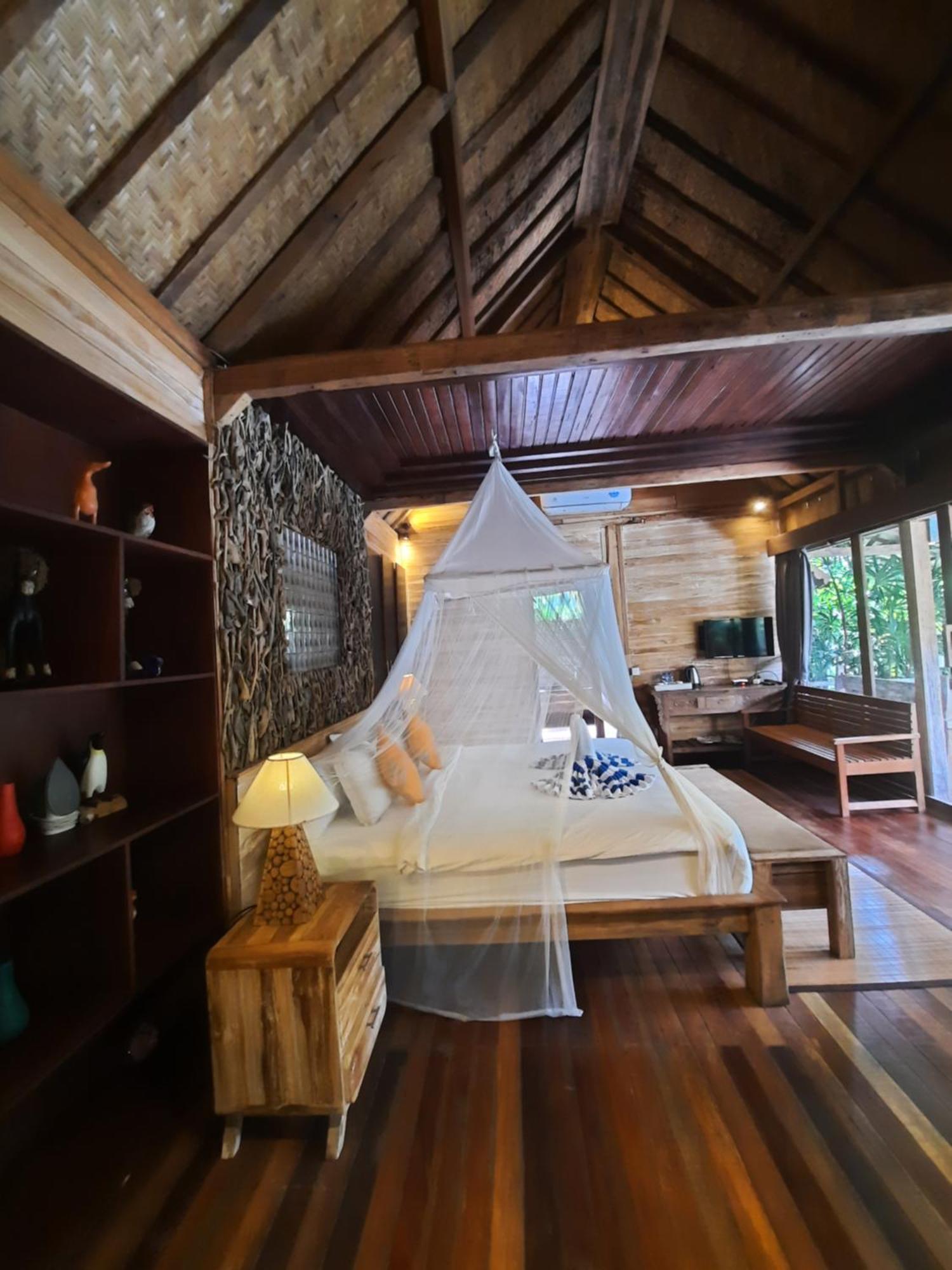 Villa Virgin *