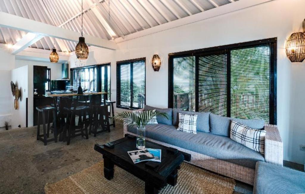 Batu Karang Lembongan & 4* Nusa Lembongan (Bali)