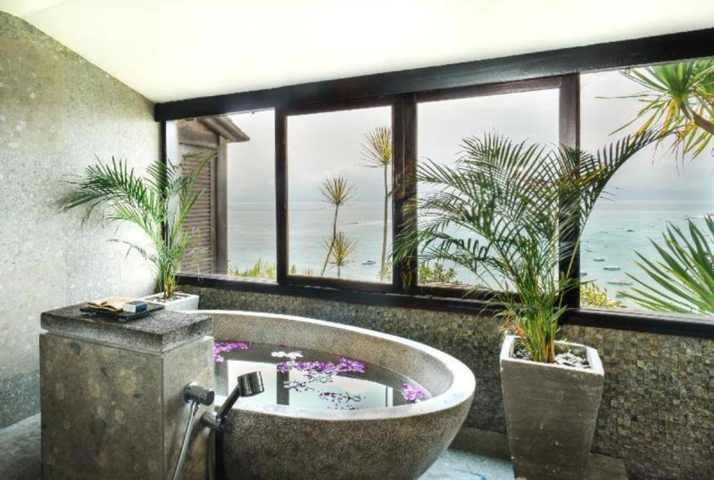 Batu Karang Lembongan & Resort Nusa Lembongan (Bali)