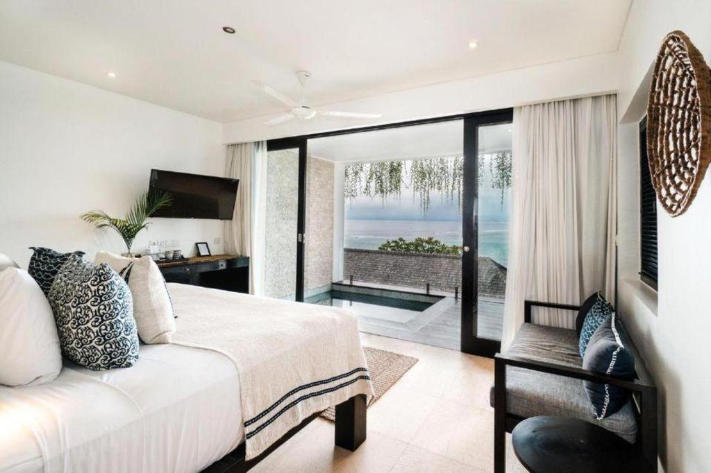 Batu Karang Lembongan & Resort 4*