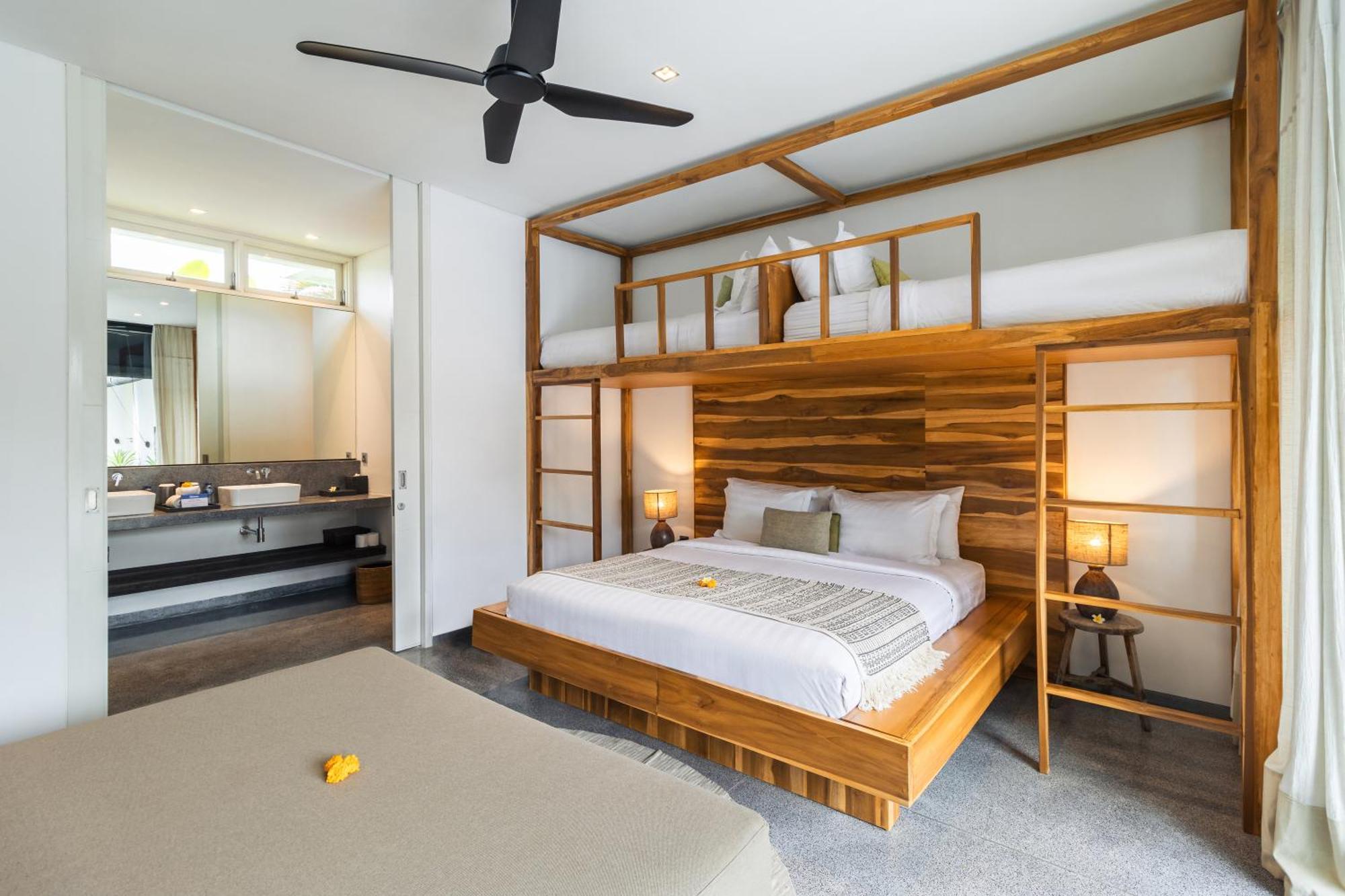 Villa 4 Bed, Sleep Up To 10, Chef, Butler, Cinema Canggu (Bali)