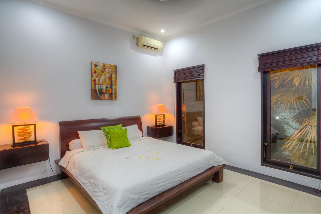 Kedis Bali * Kuta (Bali)