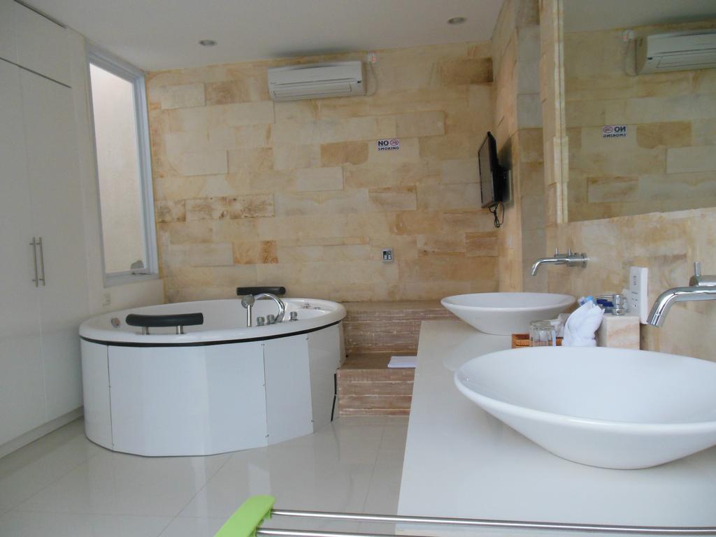 Hk Bali Villa *
