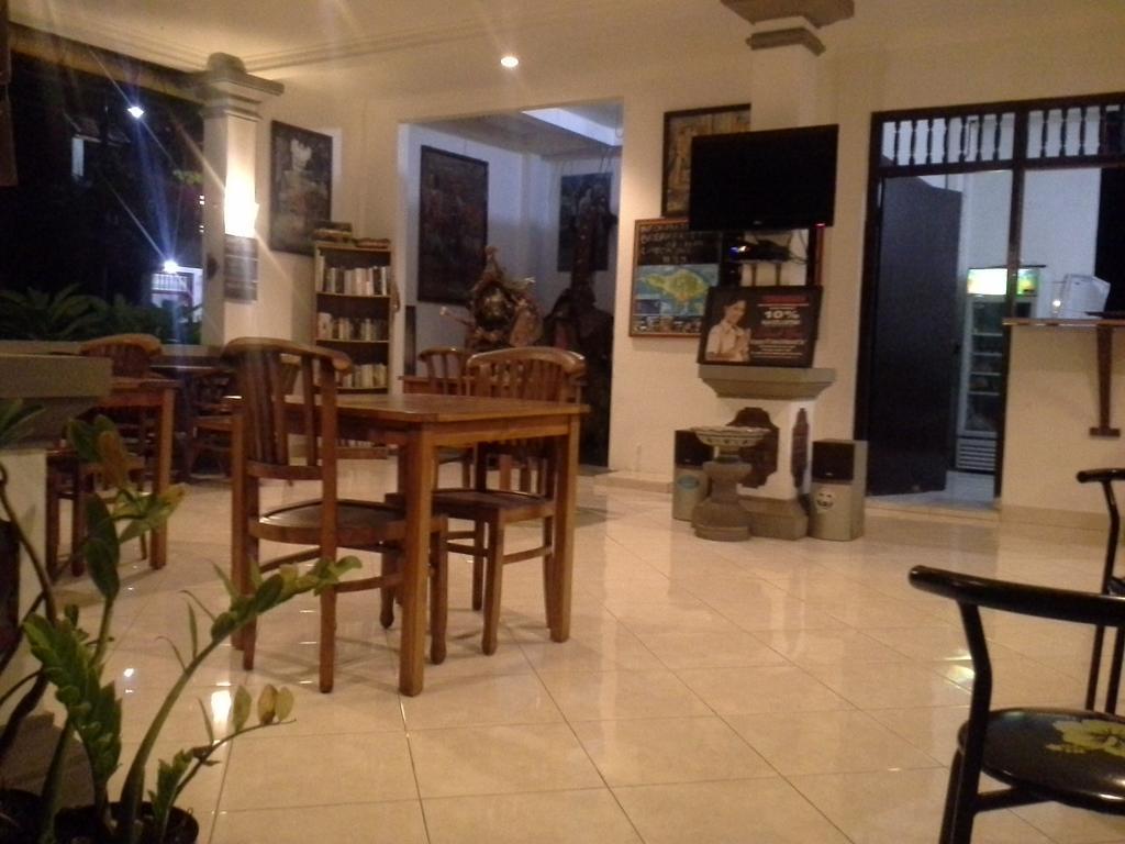 Puri Mandhara Wisma tamu