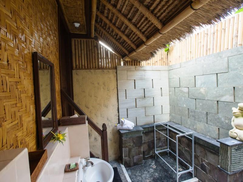 Alam Nusa Huts & Holiday park