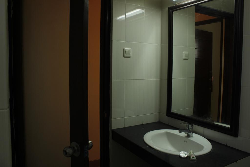 Maemae Beach House 3*