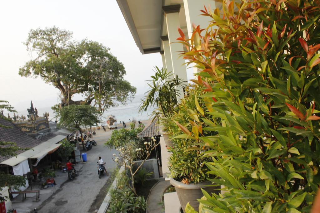 Maemae Beach House 3*