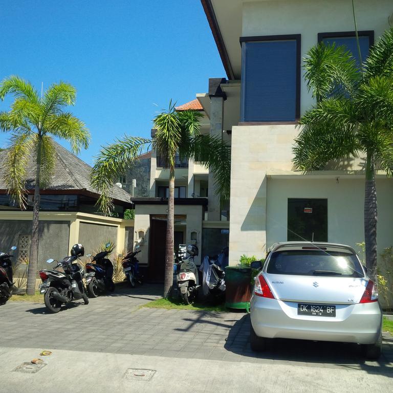 Suji Aparthotel 2*