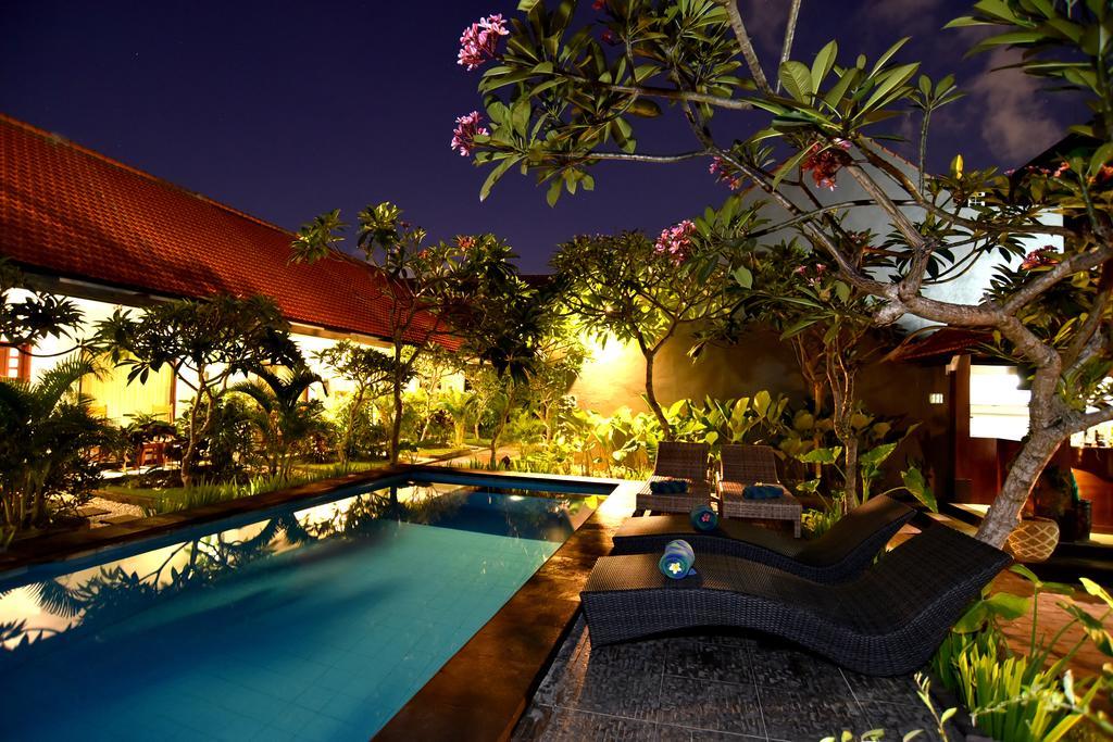 Aparthotel La House 3*
