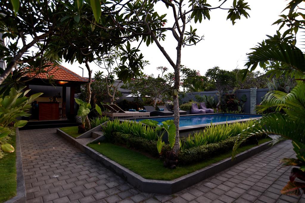 Aparthotel La House
