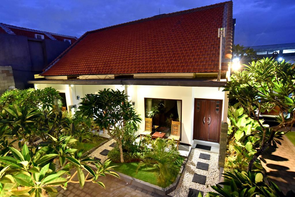 Aparthotel La House 3*