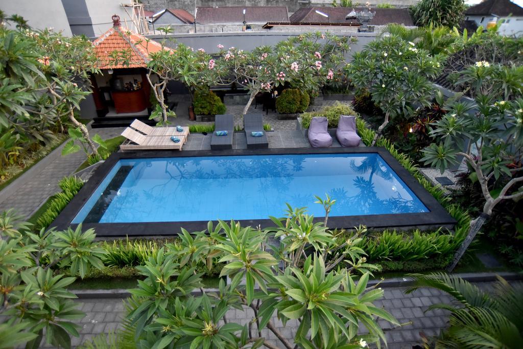 Aparthotel La House