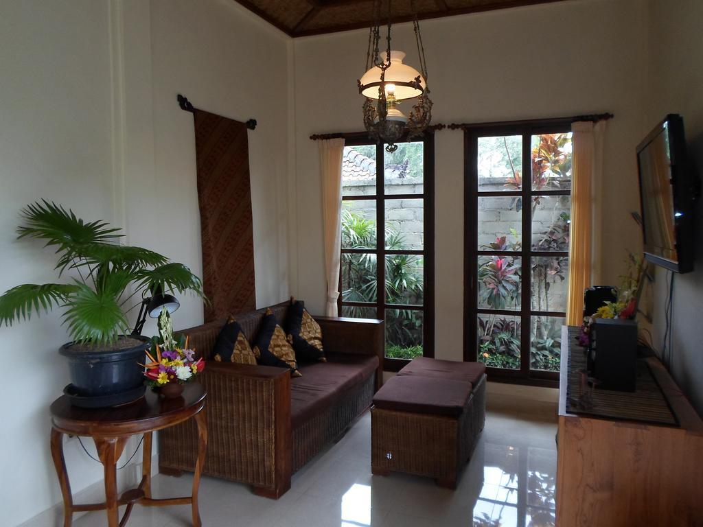 Lily Lane Villa